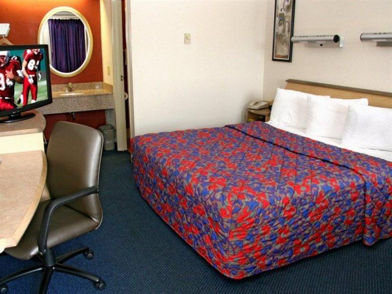 เรด รูฟ พลัส+ ฟิลาเดลเฟียแอร์พอร์ต Hotel เอสซิงตัน ห้อง รูปภาพ